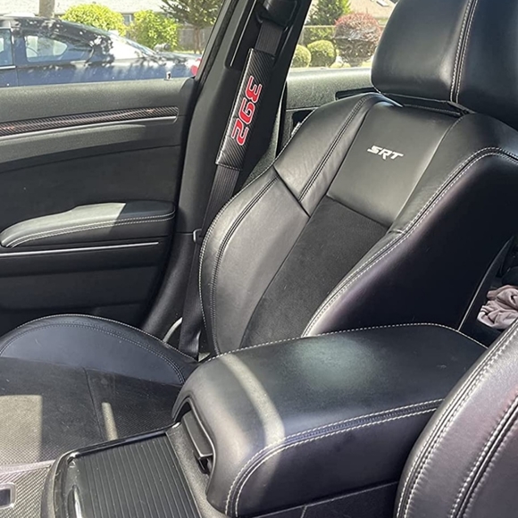 New  2 392 seat belt pads - Picture 3 of 3